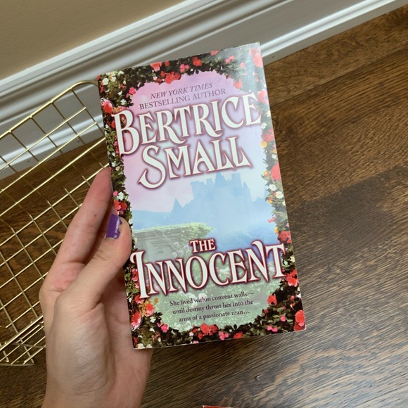 Vintage 90’S/2000’S Edition BEATRICE SMALL Soft Cover Novels X 3 LOT Books Adult - Picture 10 of 11